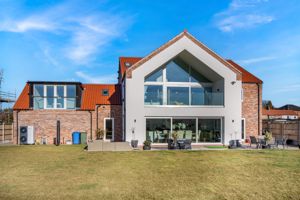 Photo 25- click for photo gallery